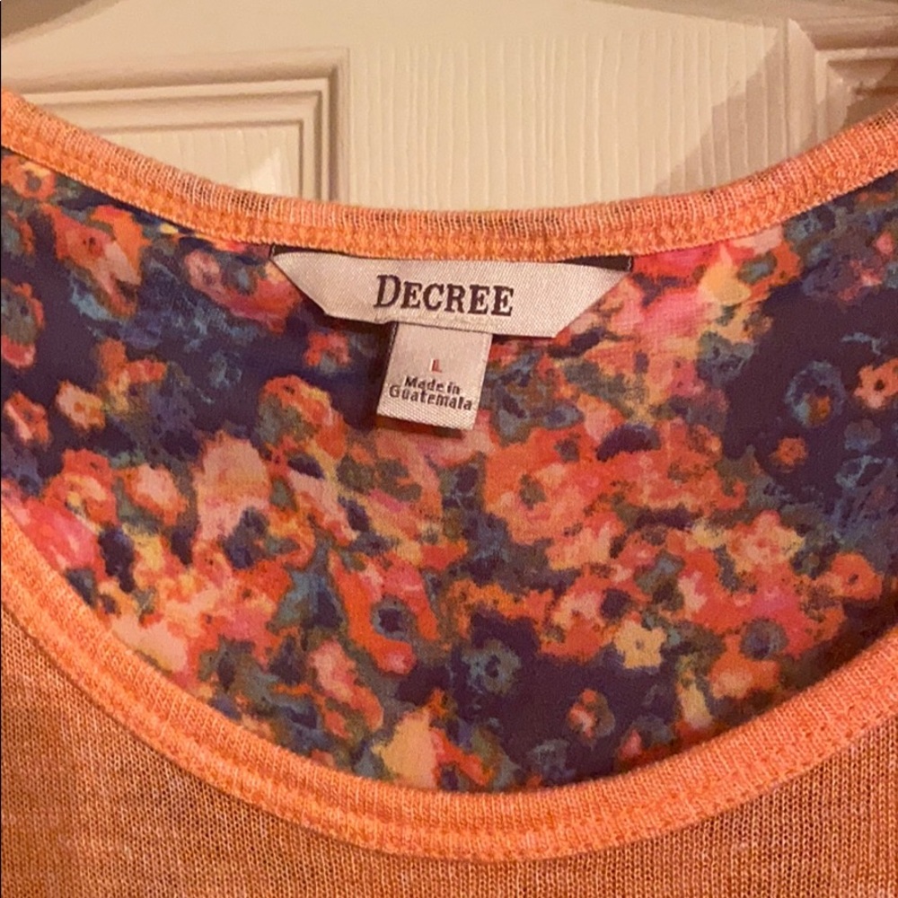 Orange Floral Top🍊 - Picture 2 of 5